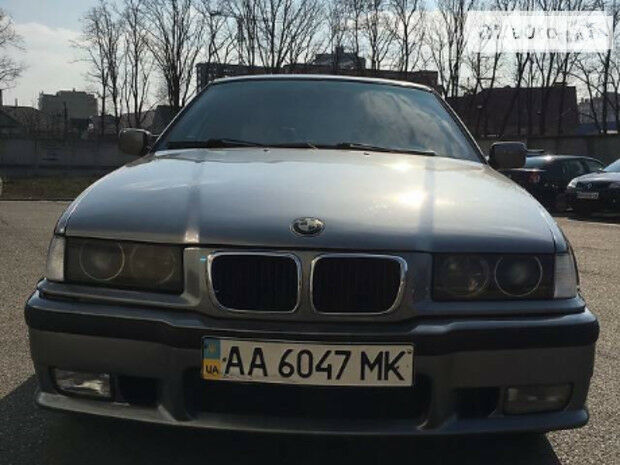 BMW 318 1994 року