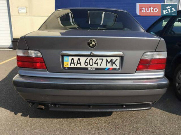 BMW 318 1994 року