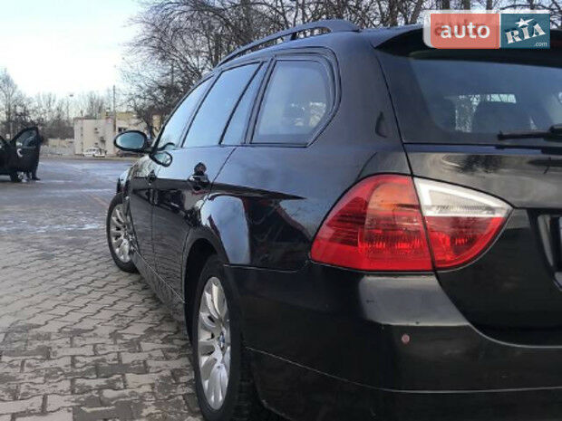 БМВ 318 2007 року BMW 318 2007 року