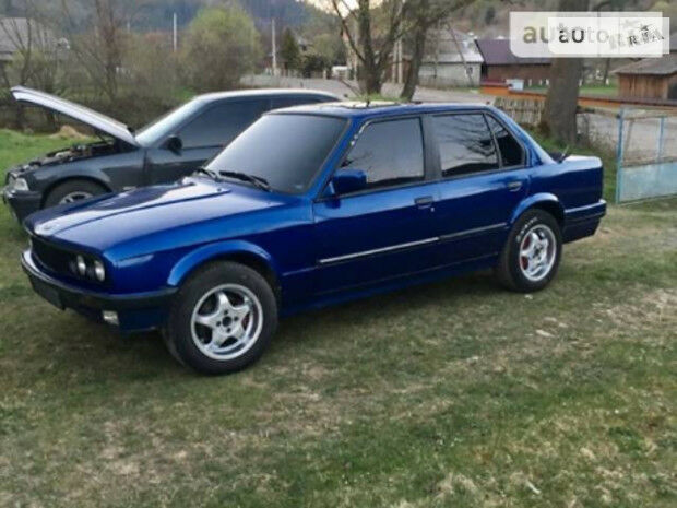 BMW 318 1987 року