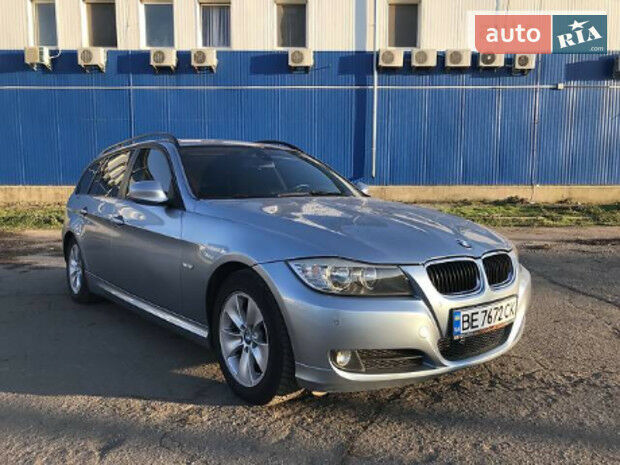 BMW 318 2009 года