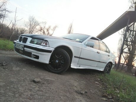 BMW 318 1991 года