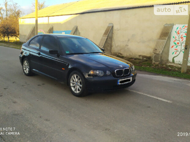 BMW 318 2003 года