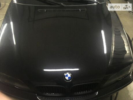 БМВ 318 2003 года BMW 318 2003 года