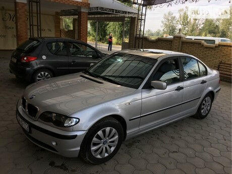 BMW 318 2003 года