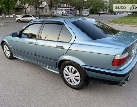 Фото на отзыв с оценкой 4.6 о BMW 318 1997 году выпуска от автора "Дмитрий" с текстом: Хороший автомобиль. В обслуживании доступен. ТО по словам мастеров в сервисах по цене как на Шевр...