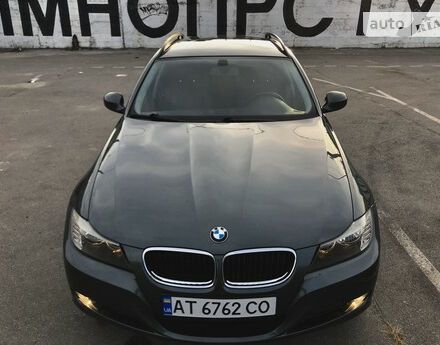 BMW 318 2009 года