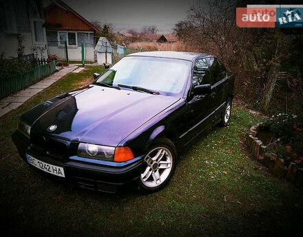 BMW 318 1993 року