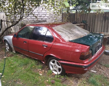 BMW 318 1992 года