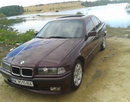 BMW 318 1992 года