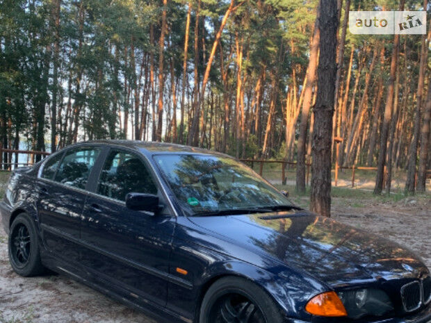 BMW 320 1999 года