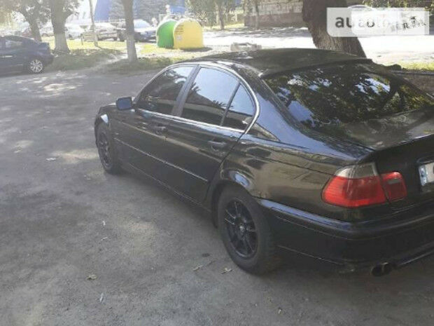 BMW 320 1999 року