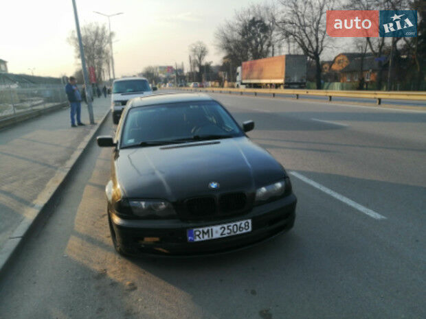 BMW 320 1999 року