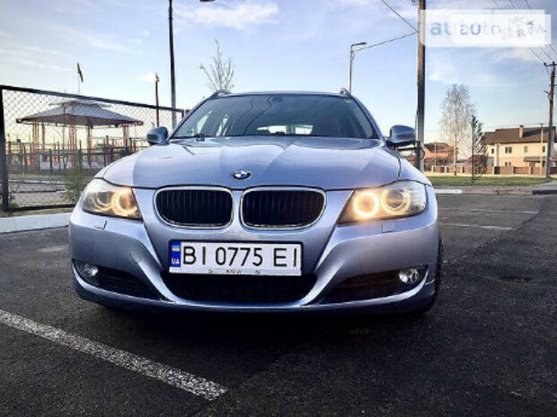 BMW 320 2008 року