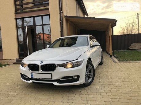 BMW 320 2013 года