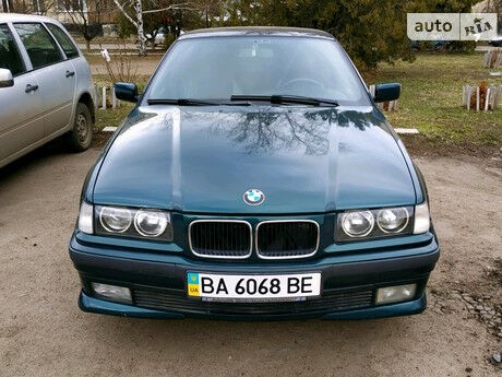 BMW 320 1995 года