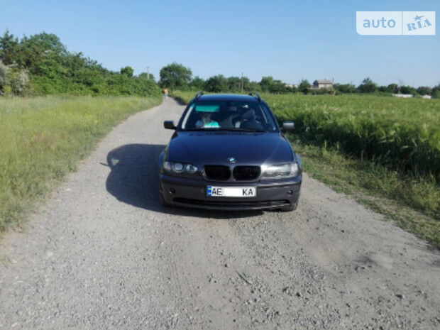 BMW 320 2002 року