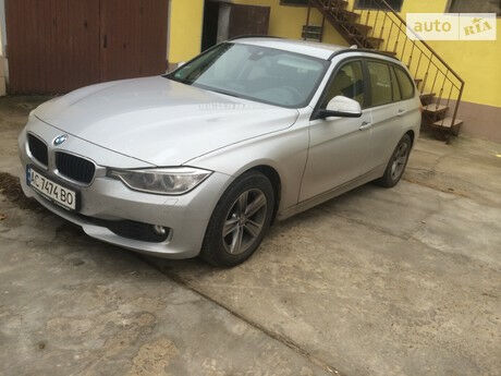 BMW 320 2013 года