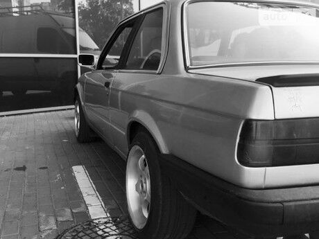 БМВ 320 1983 року BMW 320 1983 року