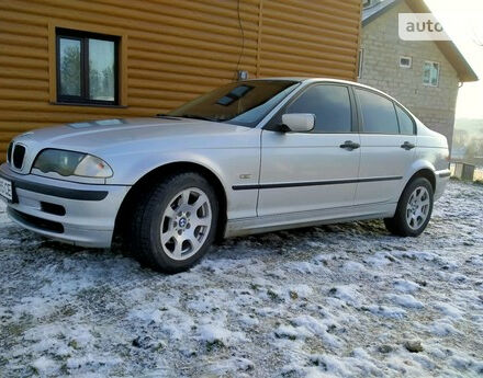 BMW 320 2000 года