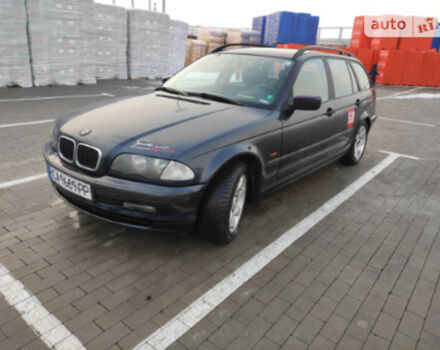 BMW 320 2000 року