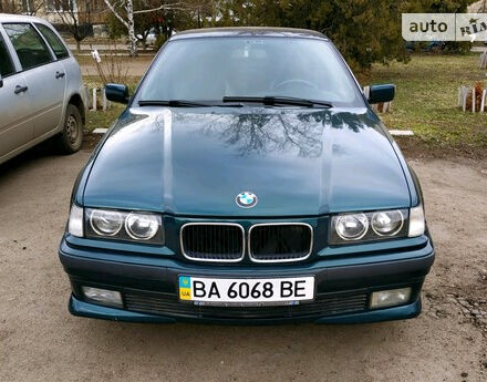 BMW 320 1995 года