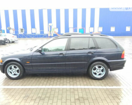 BMW 320 2001 року