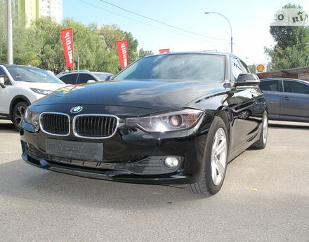 BMW 320 2012 года