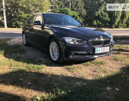 BMW 320 2013 року