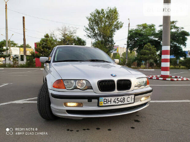 BMW 323 1999 года