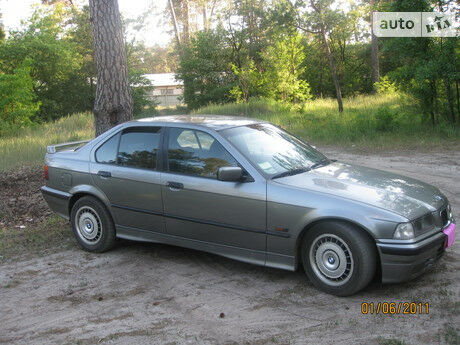 БМВ 325 1992 года BMW 325 1992 года