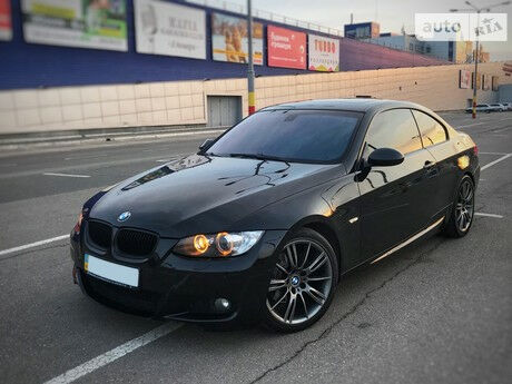 BMW 325 2008 года