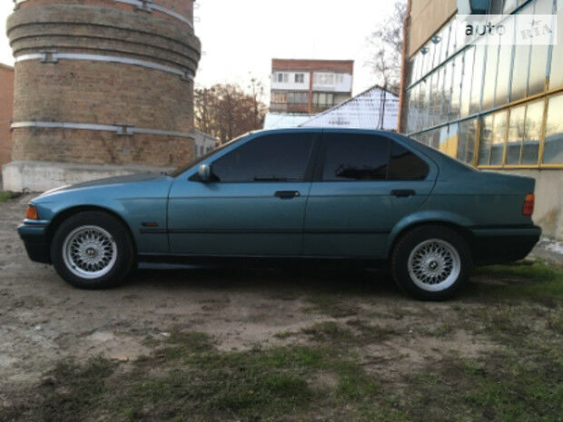 БМВ 328 1997 года BMW 328 1997 года