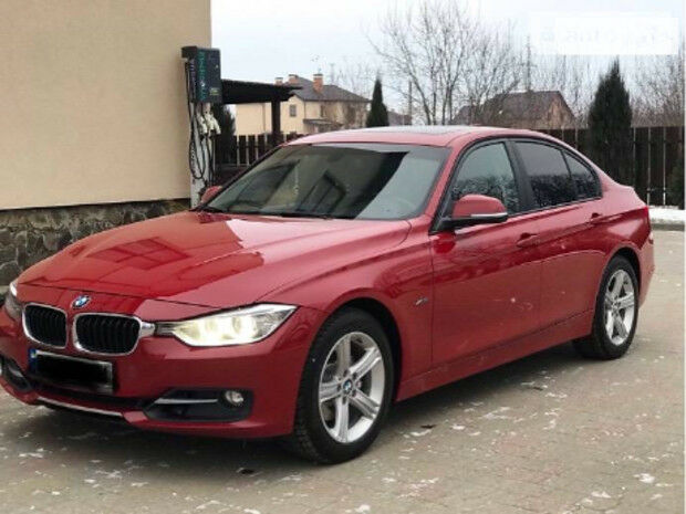 BMW 328 2013 року