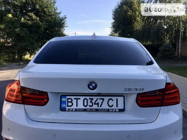 BMW 328 2013 року