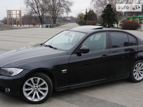 BMW 328 2011 года