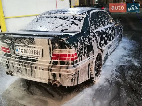 БМВ 328 1996 года BMW 328 1996 года