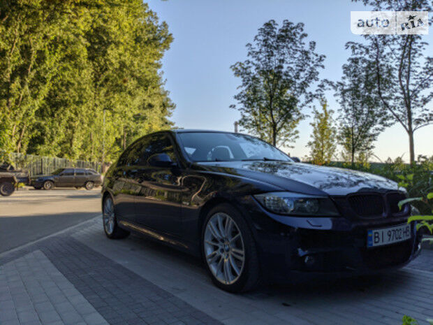 BMW 330 2007 року