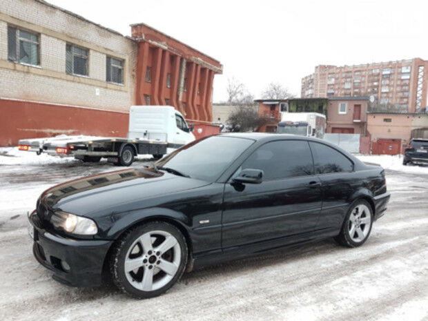 BMW 330 2002 року