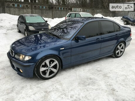 BMW 330 2001 року