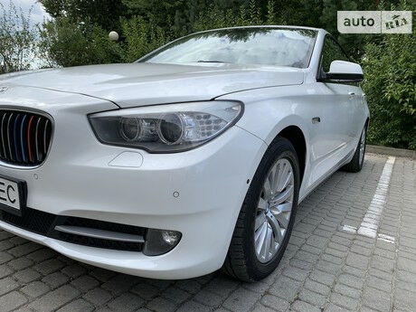 BMW 5 Series GT 2011 року