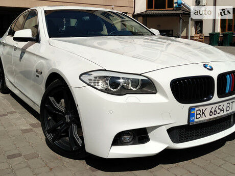 BMW 5 Series 2011 року