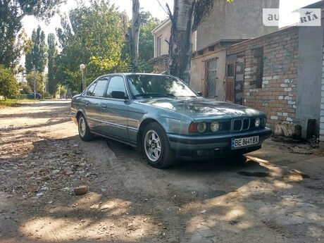 BMW 5 Series 1988 года