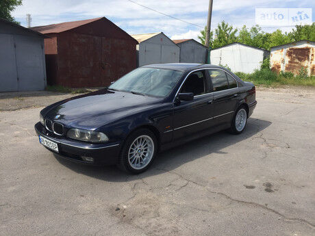 BMW 5 Series 2000 года