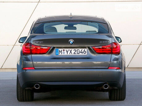 BMW 5 Series 2011 года