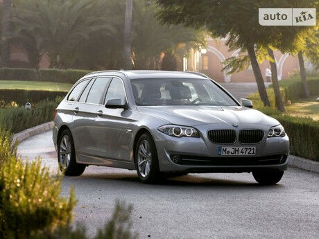 БМВ 5 Серия 1988 року BMW 5 Series 1988 року