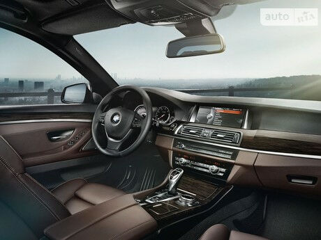БМВ 5 Серия 1992 року BMW 5 Series 1992 року