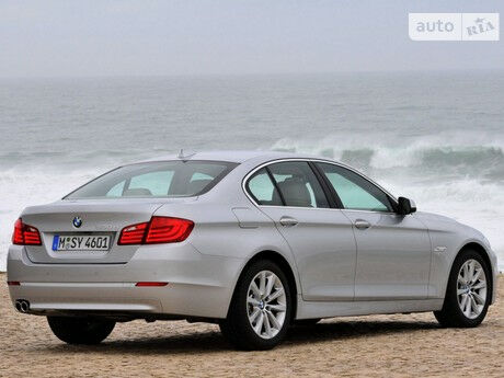 БМВ 5 Серия 2002 року BMW 5 Series 2002 року
