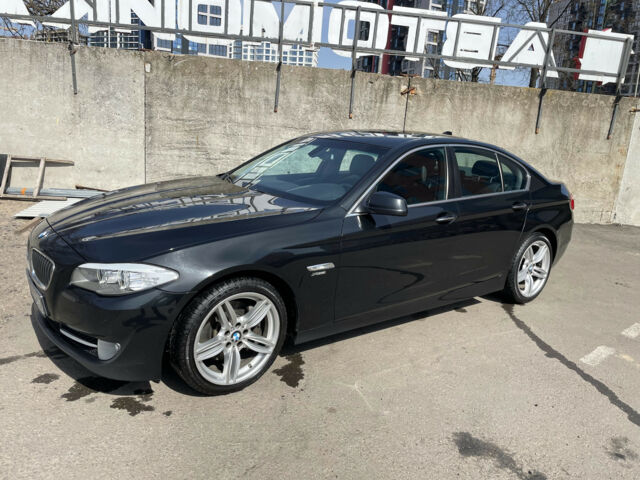 БМВ 5 Серия 2011 року BMW 5 Series 2011 року