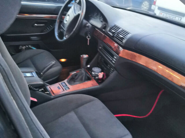 BMW 5 Series 1999 года